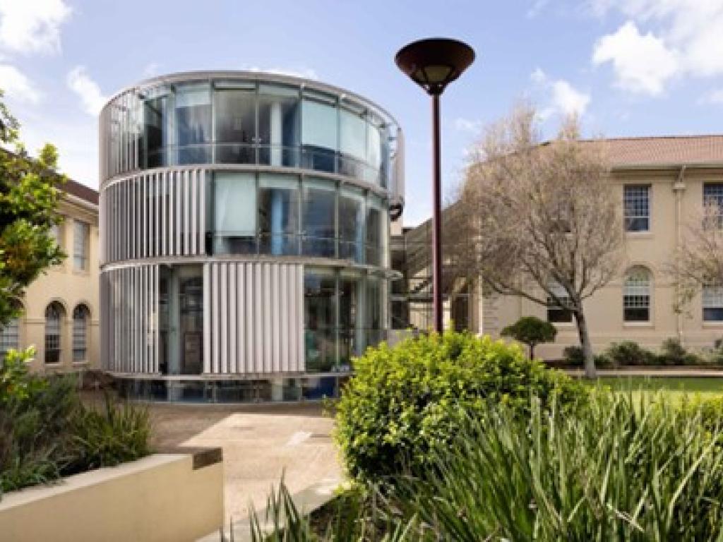 IDM Glass buidling